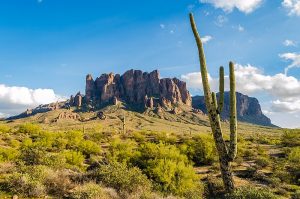 photo shows panoramic view of the superstition mountains in arizona